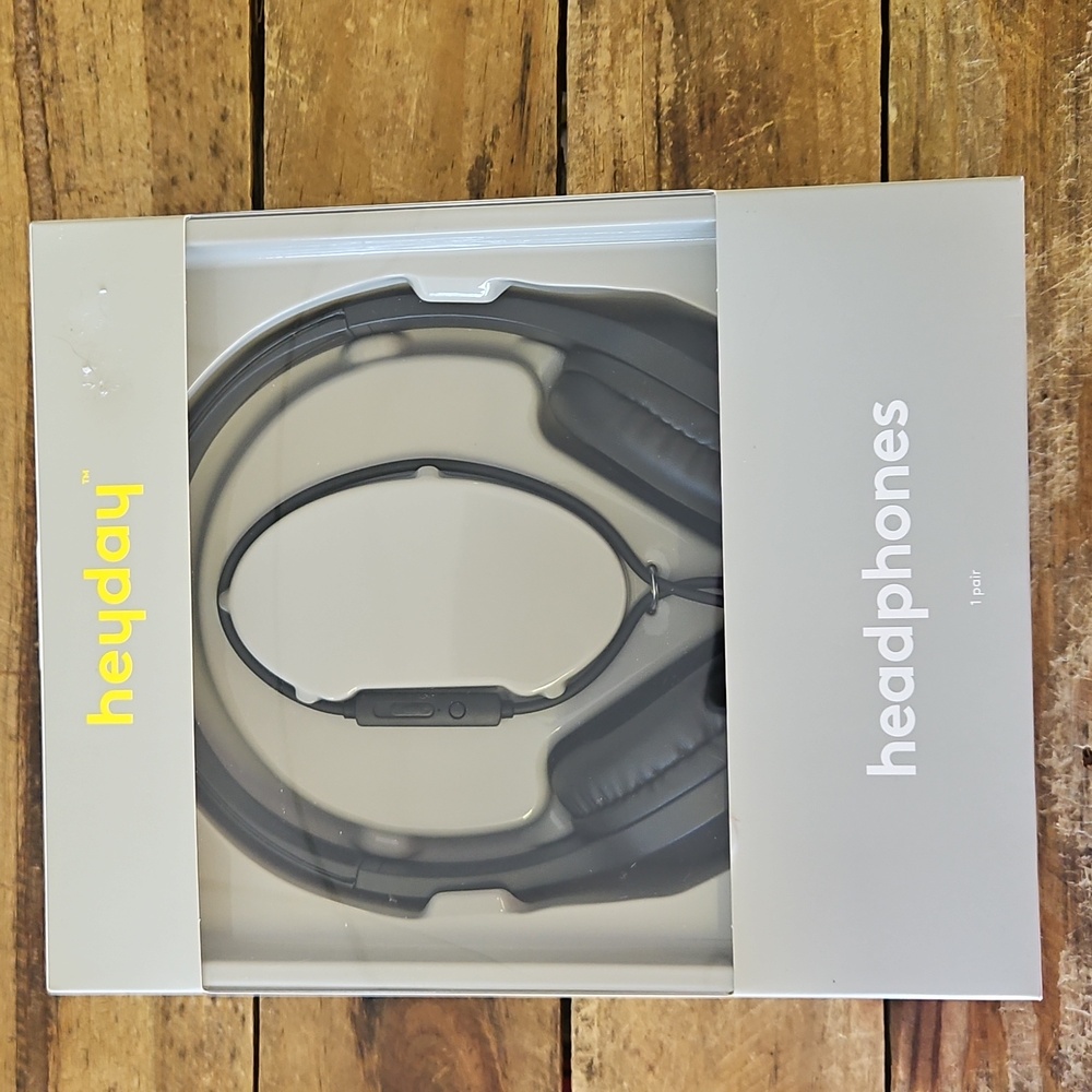 Heyday On-Ear Headphones in Black